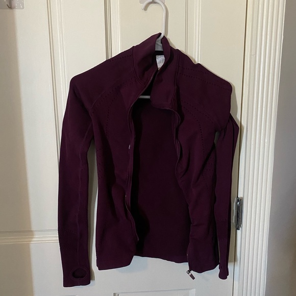 Fabletics Delta Seamless Long Sleeve Zip Jacket - Picture 4 of 4
